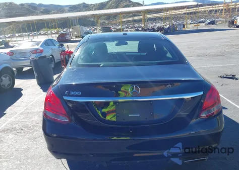 2018 Mercedes-Benz C 300 из США, поврежденный, VIN 55SWF4JB3JU268543